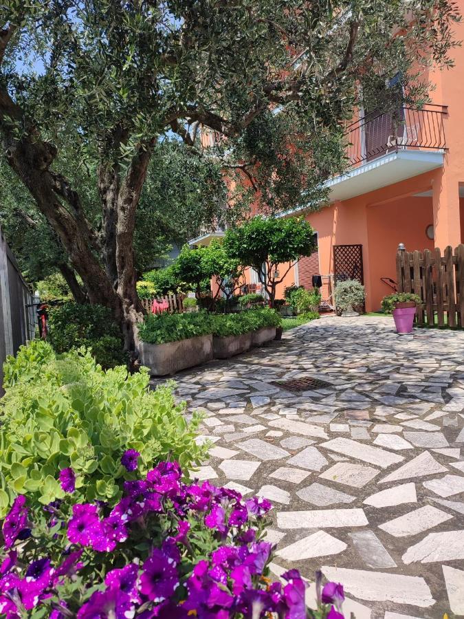 Albergo Villa Mimosa Torbole Sul Garda Kültér fotó