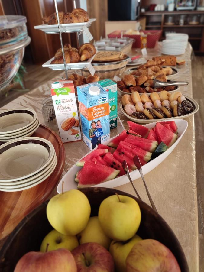 Albergo Villa Mimosa Torbole Sul Garda Kültér fotó