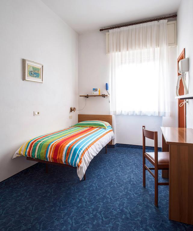 Albergo Villa Mimosa Torbole Sul Garda Szoba fotó