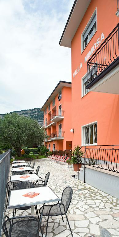 Albergo Villa Mimosa Torbole Sul Garda Kültér fotó