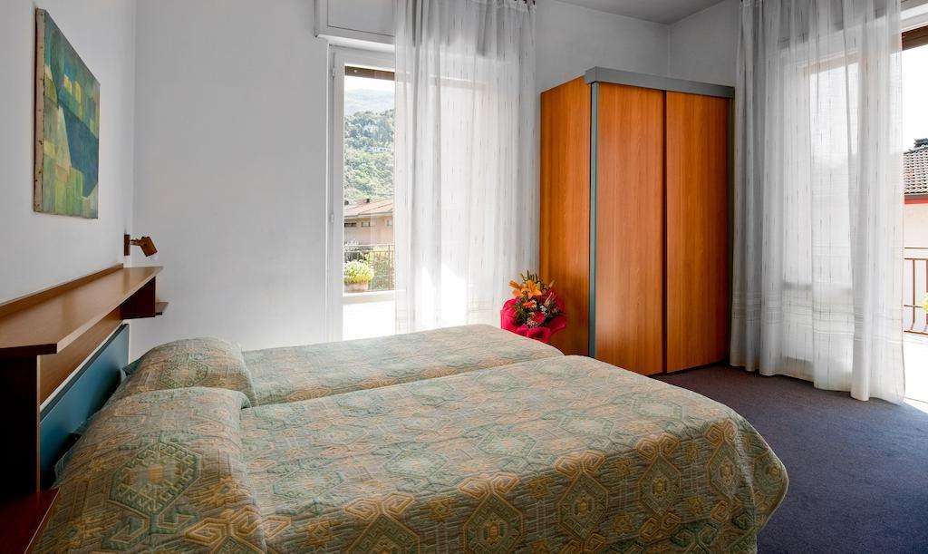 Albergo Villa Mimosa Torbole Sul Garda Kültér fotó