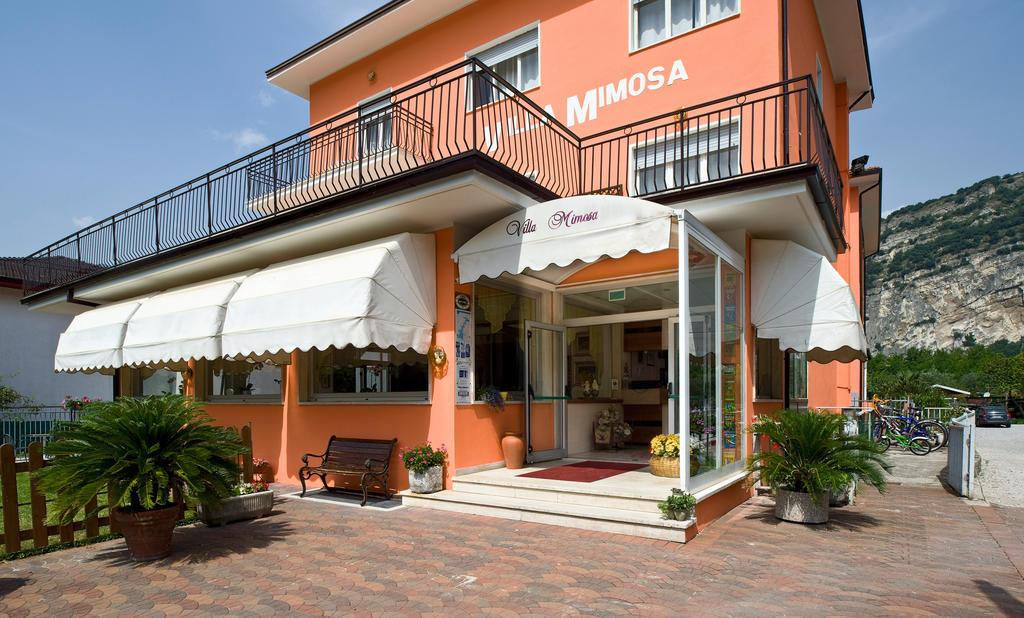 Albergo Villa Mimosa Torbole Sul Garda Kültér fotó