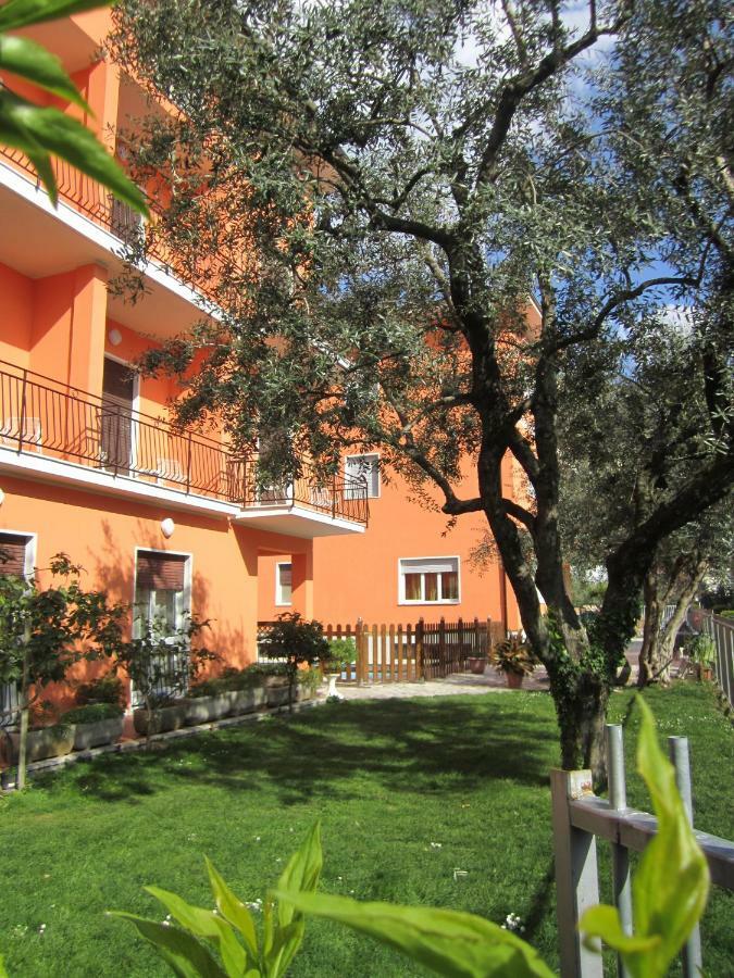 Albergo Villa Mimosa Torbole Sul Garda Kültér fotó
